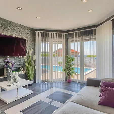Danijela Holiday home Pula